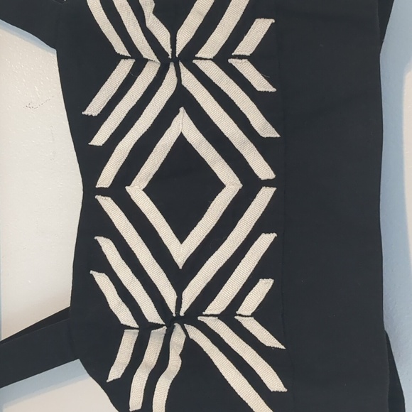 H&M Crop Top Women's SZ 10 Black and White Chevron Y2K Whimsigoth - Picture 2 of 8